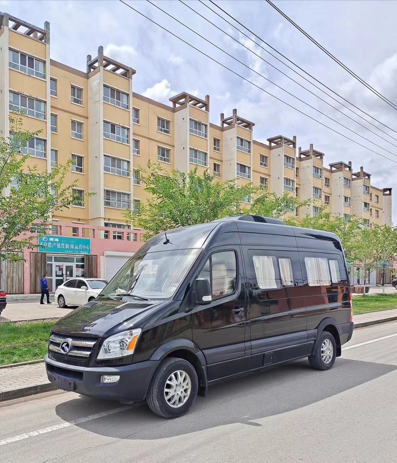 新疆包車旅遊最強攻略|車型+費用+路線+注意事項一次看